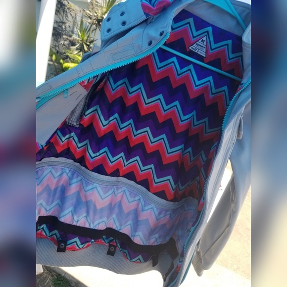 Neff Softshell Snowboard jacket - Picture 3 of 6